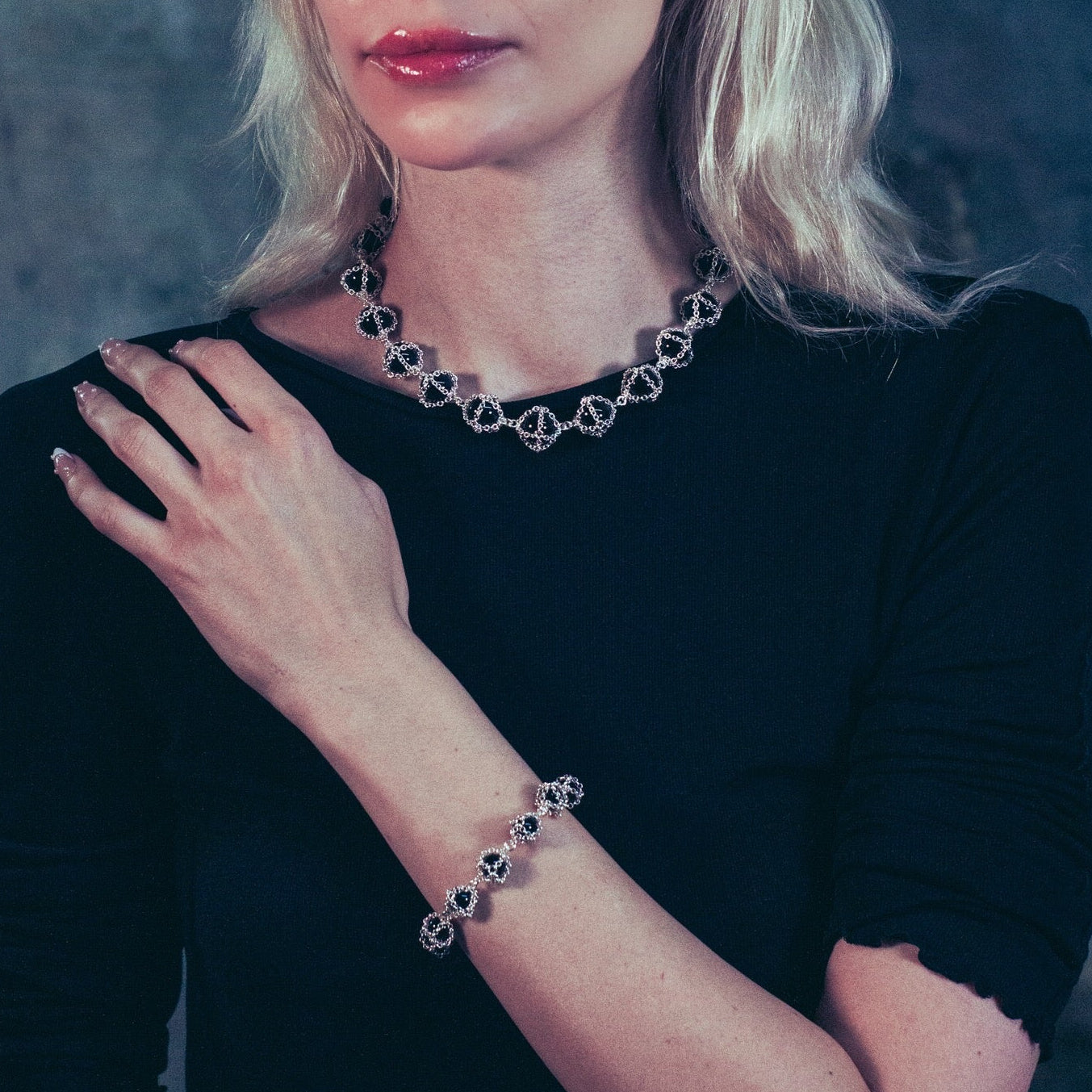 Caged Onyx Silver Necklace